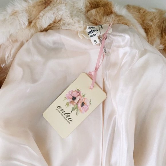 Entro | Cow Print Fuzzy Layering Vest With Pockets Camel Tan Cream New Small - Picture 12 of 13